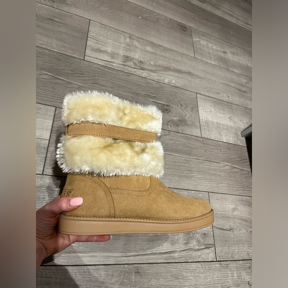 🤎Beautiful GUESS boot🤎 - Picture 7 of 9